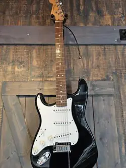 HANDED STRING GUITAR