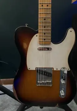 FENDER ROAD WORN '50S TELECASTER - 2-COLOR SUNBURST WITH MAPLE FINGERBOARD 2009