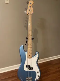 FENDER PRECISION