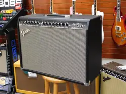 FENDER CHAMPION 100 2X12 GUITAR AMPLIFIER