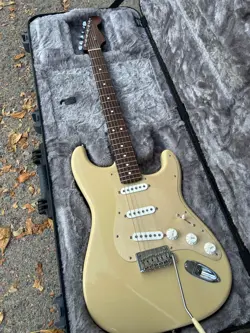 FENDER USA LIMITED EDITION AMERICAN PROFESSIONAL STRATOCASTER, SOLID ROSEWOOD