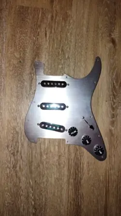 SQUIER PRE-WIRED STRATOCASTER