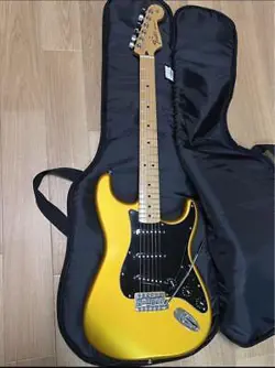 FENDER MEXCO STRATOCASTER WITH BONUS