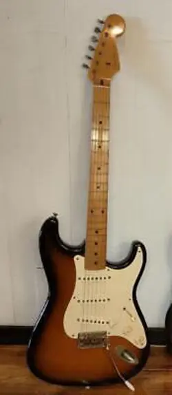 FENDER STRATOCASTER ELECTRIC GUITAR STRAT