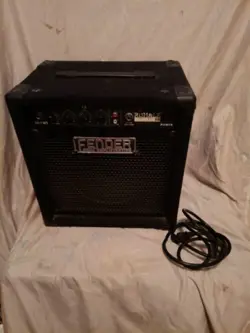FENDER RUMBLE 15 BASS AMP PRACTICE AMPLIFIER