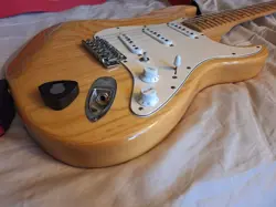 2003 FENDER CLASSIC SERIES 70'S STYLE STRATOCASTER WITH HARD SHELL CASE