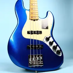 FENDER AMERICAN ULTRA JAZZ BASS WITH MAPLE FRETBOARD - COBRA BLUE