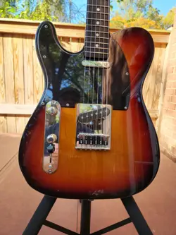 FENDER TELECASTER LEFT HANDED