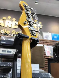 FENDER ELECTRIC BASS JB62-US