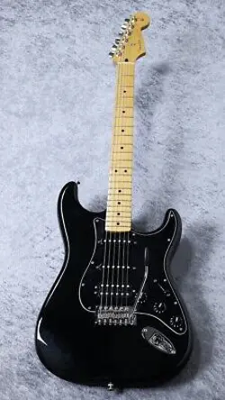 STRATOCASTER MN/BLK USED