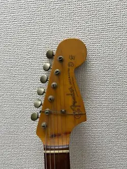 GUITAR STRINGED INSTRUMENT