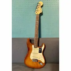 ELECTRIC GUITAR FENDER AMERICAN PERFORMER STRATOCASTER HONEY BURST & ACCESSORIES