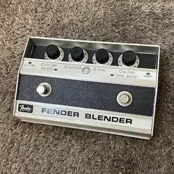FENDER BLENDER FUZZ PEDAL
