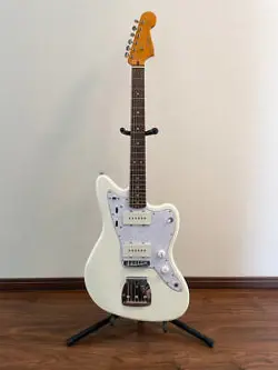 SQUIER BY FENDER CLASSIC VIBE 60'S JAZZMASTER WHITE