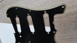 STRATOCASTER PICKGUARD PLY