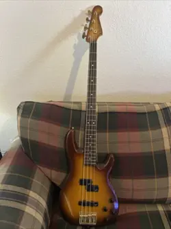 FENDER  PRECISION BASS LYTE MADE IN JAPAN