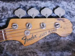 FENDER JAZZ BASS '74