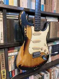 FENDER STRATO RELIC