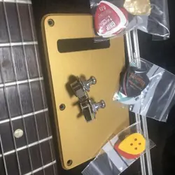 STRATOCASTER WITH BONUS