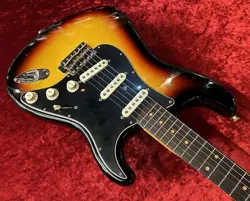 STRATOCASTER RELIC -3-TONE