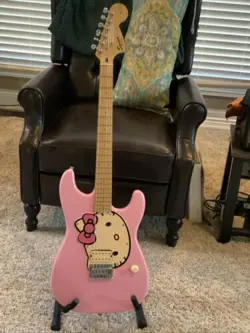 HELLO KITTY FENDER SQUIER GUITAR - 4/4 - GREAT SHAPE!