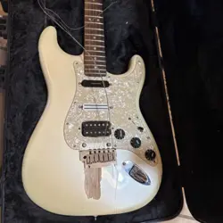 FENDER AMERICAN PROFESSIONAL II STRATOCASTER HSS - OLYMPIC WHITE