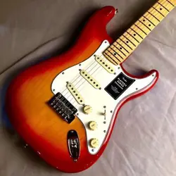 FENDER: PLAYER II STRATOCASTER MAPLE FINGERBOARD AGED CHERRY BURST
