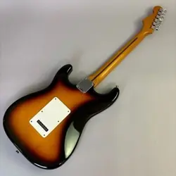 FENDER MEX ROADHOUSE STRATCASTER