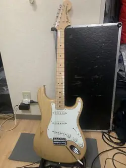 FENDER TRADNL II 70S STRAT MN NAT