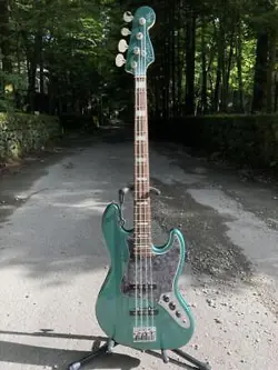 FENDER JAZZ BASS ADAM CRICHTON MODEL