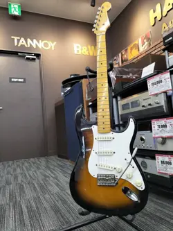 [FENDER] JAPAN ELECTRIC GUITAR ST57-53 STRATOCASTER SUNBURST FROM JAPAN