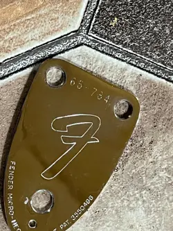 STRATOCASTER 3-BOLT GUITAR