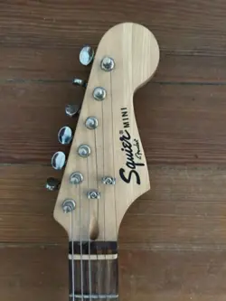 SQUIRE MINI STRATOCASTER