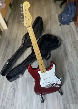 FENDER STRATOCASTER ELECTRIC GUITAR - CANDY APPLE RED - ROSEWOOD