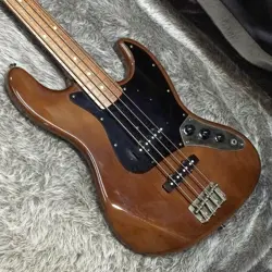 BASS USED WALNUT