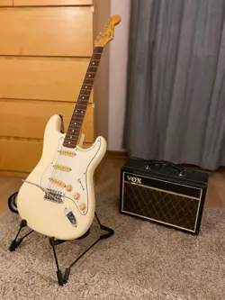 FENDER JAPAN STRATOCASTER SQUIER ELECTRIC GUITAR