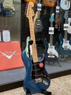 SQUIER BY FENDER AFFINITY SERIES STRATOCASTER LAKE PLACID BLUE