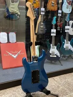 SERIES STRATOCASTER LAKE