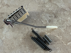 FENDER AMERICAN USA STANDARD STRATOCASTER GUITAR TREMOLO BRIDGE 2 POINT
