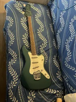 2015 FENDER CLASSIC PLAYER’S RASCAL BASS MIM