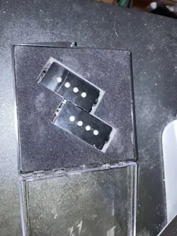 FENDER PLAYER  PRECISION P BASS, MIDDLE PICKUP ALNICO 5 SPLIT SINGLE COIL