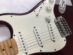 2001 MIM FENDER STRATOCASTER BURGUNDY RED WINE ELECTRIC GUITAR - MADE IN MEXICO