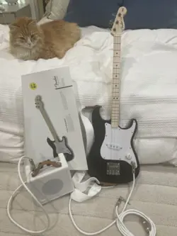 STRATOCASTER BLACK OPEN