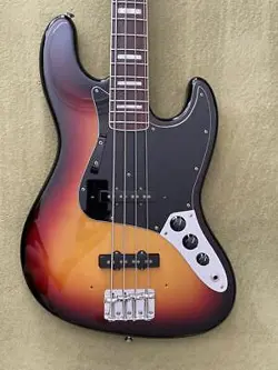 FENDER '74 JAZZ
