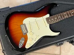 2017 FENDER AMERICAN PRO STRATOCASTER ROSEWOOD FINGERBOARD  SUNBURST