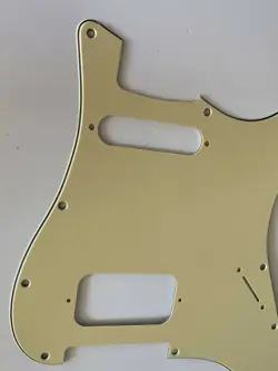 HOLE HS STRATOCASTER