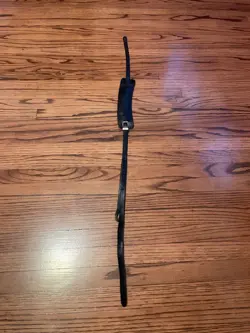 FENDER DELUXE VINTAGE ADJUSTABLE LEATHER GUITAR STRAP - BLACK