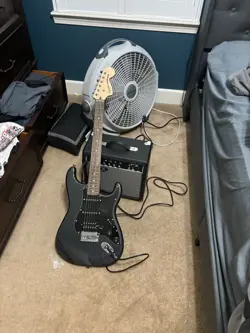 GUITAR BARELY USED