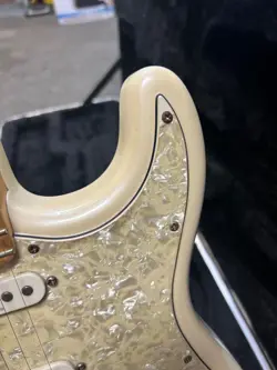 FENDER STRATOCASTER 2010 MADE IN INDONESIA