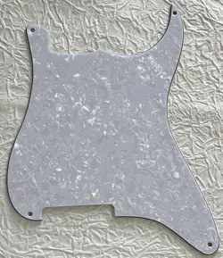 NEW GREAT-FOR FENDER STRATOCASTER STRAT 4 SCREWS BLANK GUITAR PICKGUARD WHITE